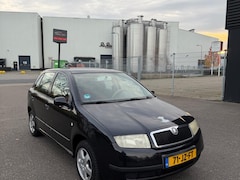 Skoda Fabia - 1.4 Comfort | Nieuwe APK | Schokdempers achter lek |
