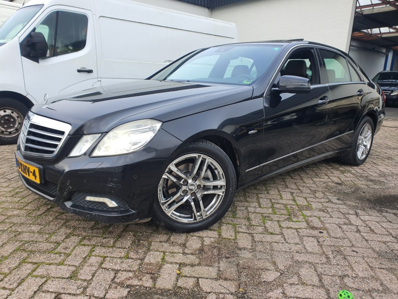 Mercedes-Benz E-klasse - 220 CDI Avantgarde AUTOMAAT|NAVI|LEER|XENON|DAK|2009 - AutoWereld.nl