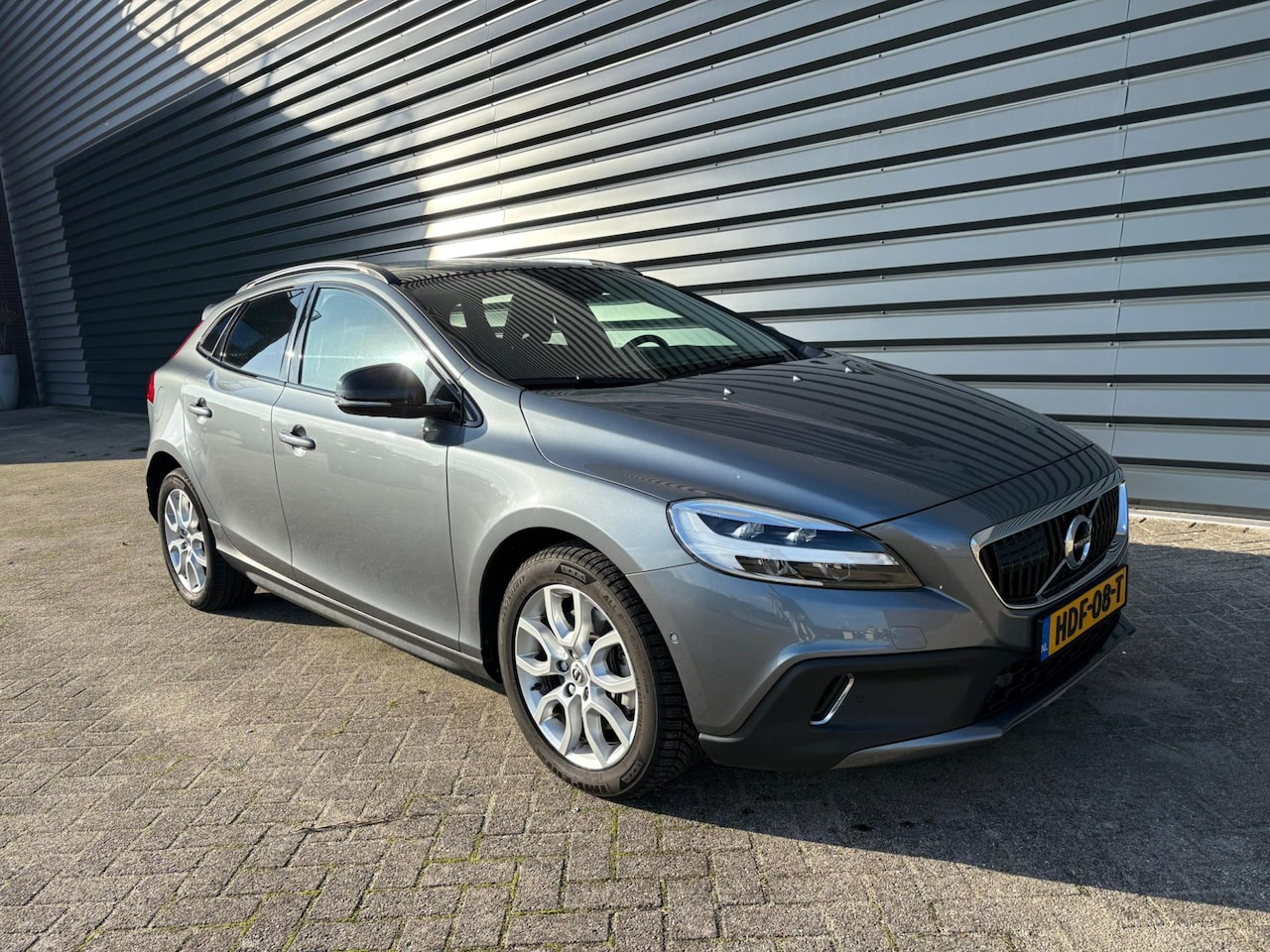 Volvo V40 Cross Country - 1.5 T3 Summum 1.5 T3 Summum - AutoWereld.nl