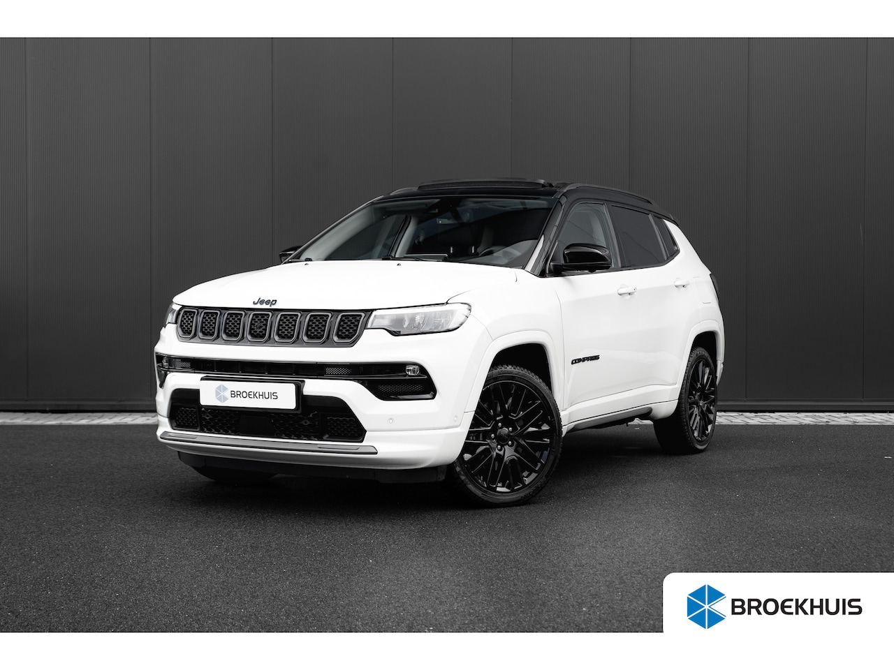 Jeep Compass - 4xe 240 Plug-in Hybrid Electric S | Panoramadak | Adapt. Cruise | Leder | Camera rondom - AutoWereld.nl