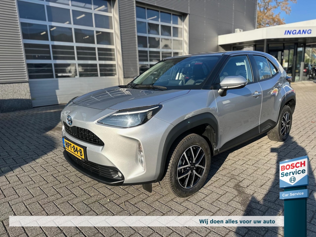 Toyota Yaris Cross - 1.5 VVT-I Hybrid automaat,camera 4 seizoenen banden - AutoWereld.nl