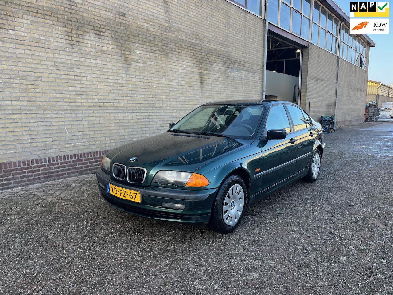 BMW 3-serie - 318i Executive 318i Executive, motor defect - AutoWereld.nl