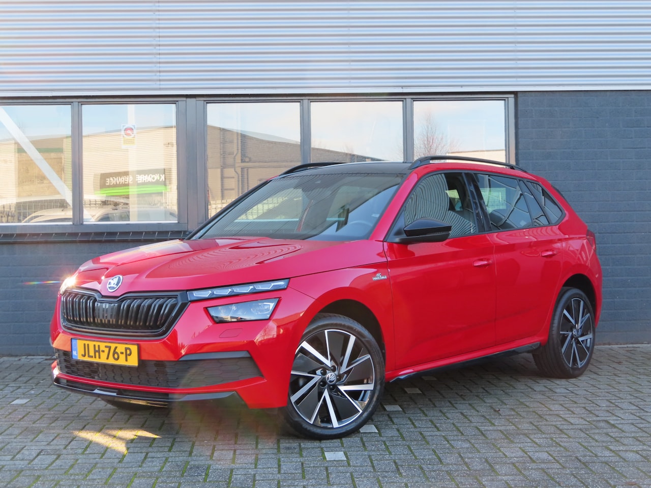 Skoda Kamiq - 1.5 TSI ACT Monte Carlo DSG | pano dak | stoelverwarming | adaptive cruise - AutoWereld.nl