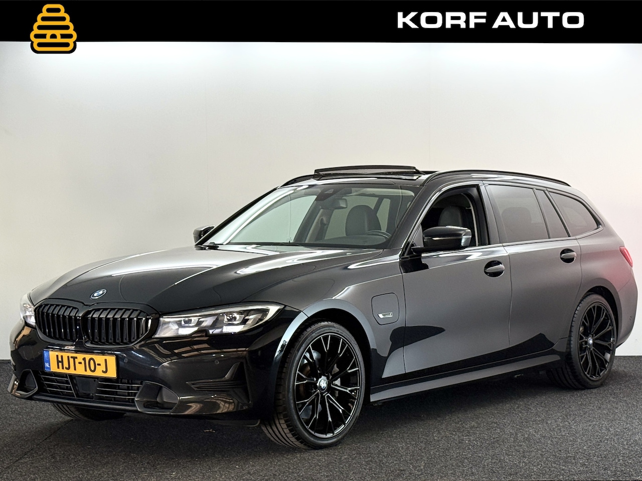 BMW 3-serie Touring - 330e Sport-line / Pano / Leder / Camera / Trekhaak - AutoWereld.nl