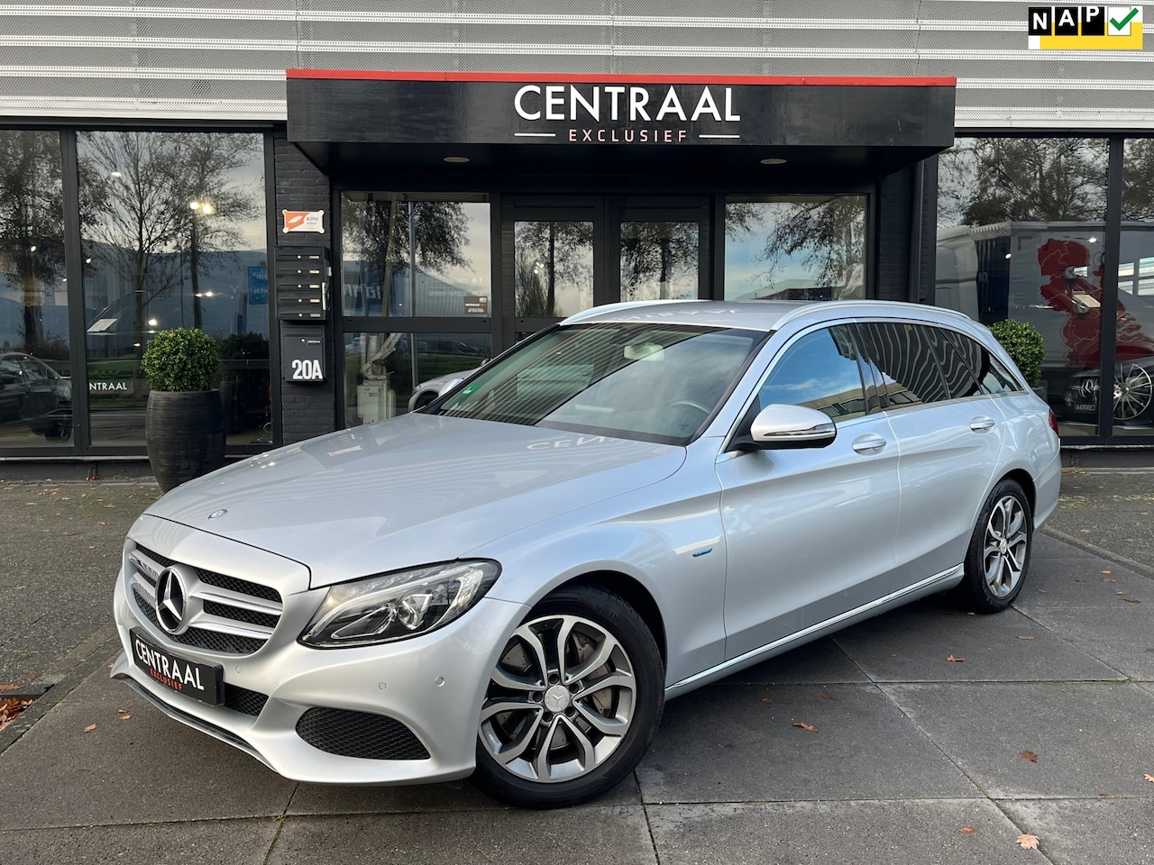 Mercedes-Benz C-klasse Estate - 350 e Avantgarde 279PK|NL-Auto|Pdc|Luchtvering|Stoelverwarming|Cruise Control|Bluetooth - AutoWereld.nl