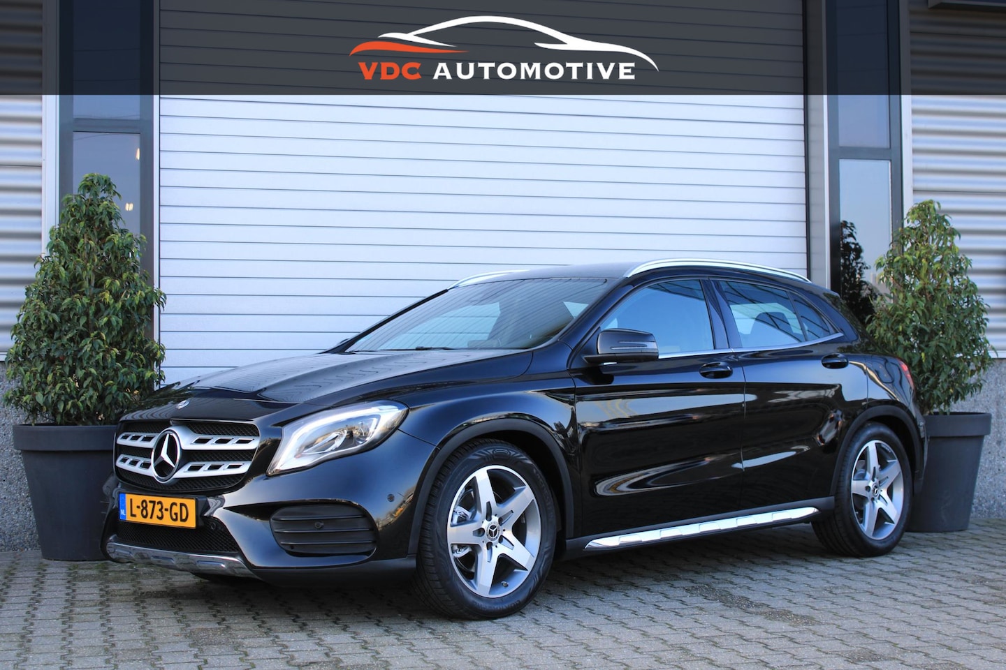 Mercedes-Benz GLA-Klasse - 250 AMG Trekhaak | Memory | Beige Leder | 360 Camera | Climate Control | Dodehoekassistent - AutoWereld.nl