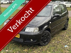 Volkswagen Polo - 1.4-16V Highline