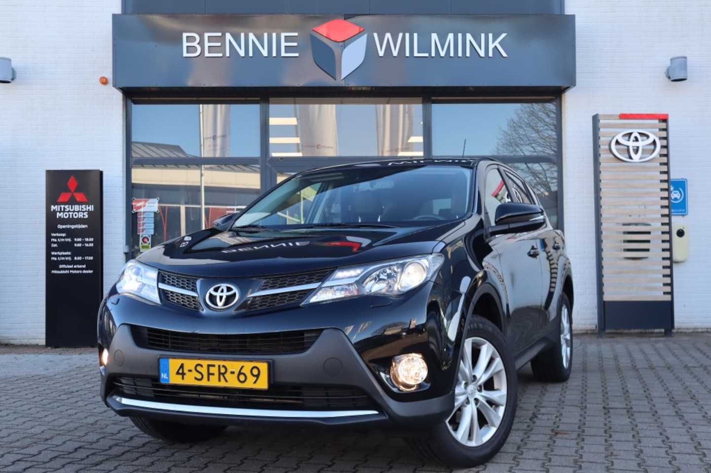 Toyota RAV4 - 2.0 Executive Business 4WD/Leder/Camera/AllSeasons - AutoWereld.nl