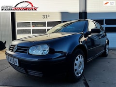 Volkswagen Golf - 1.6 Trendline
