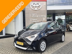 Toyota Aygo X - X-PLAY 5-DEURS APPLE/ANDROID AIRCO CAMERA BLUETOOTH AUDIO-STUURWIELBED. LED-DAGRIJ