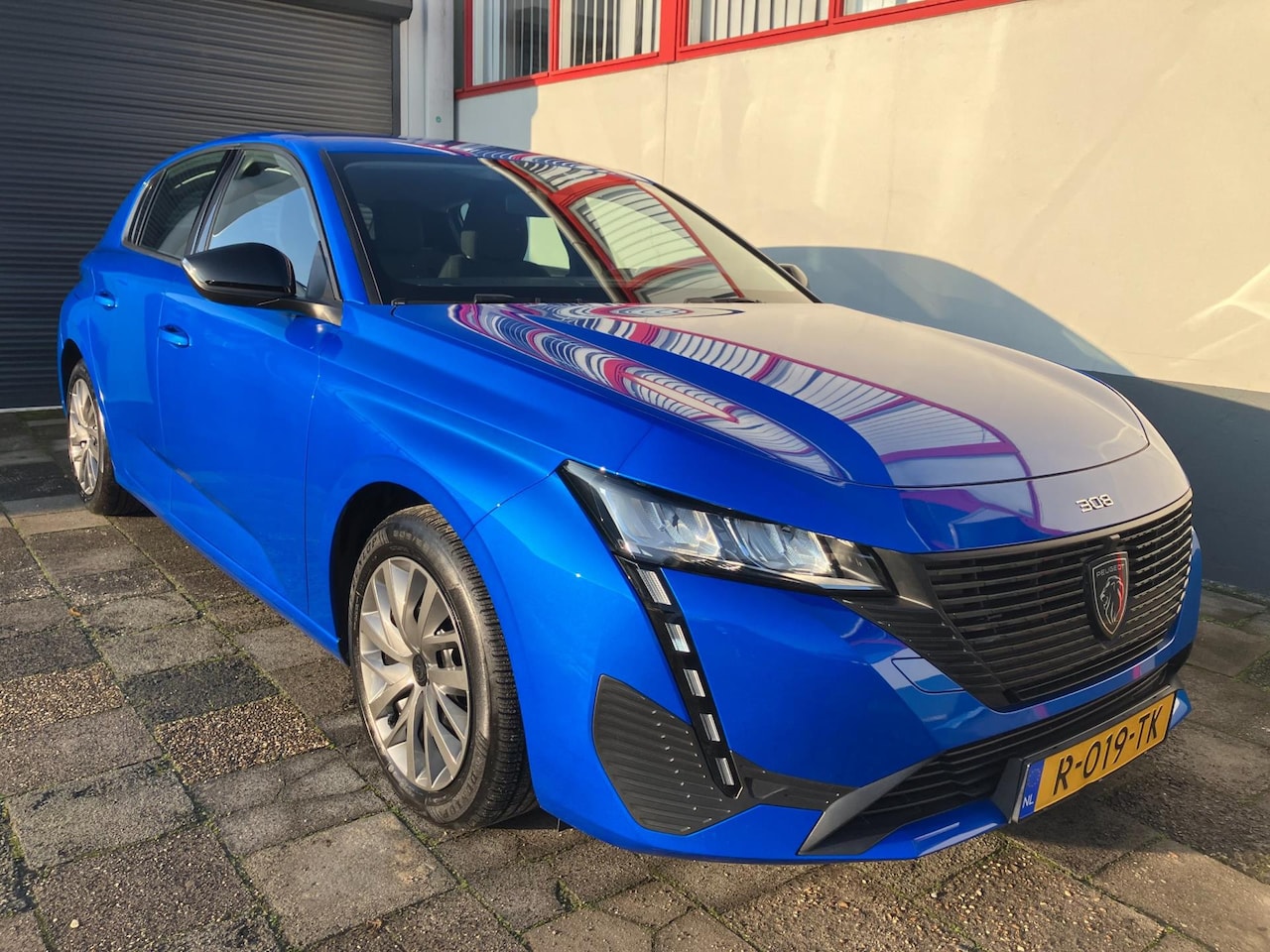 Peugeot 308 - 1.2 Active Pack Business met digitaal display - AutoWereld.nl