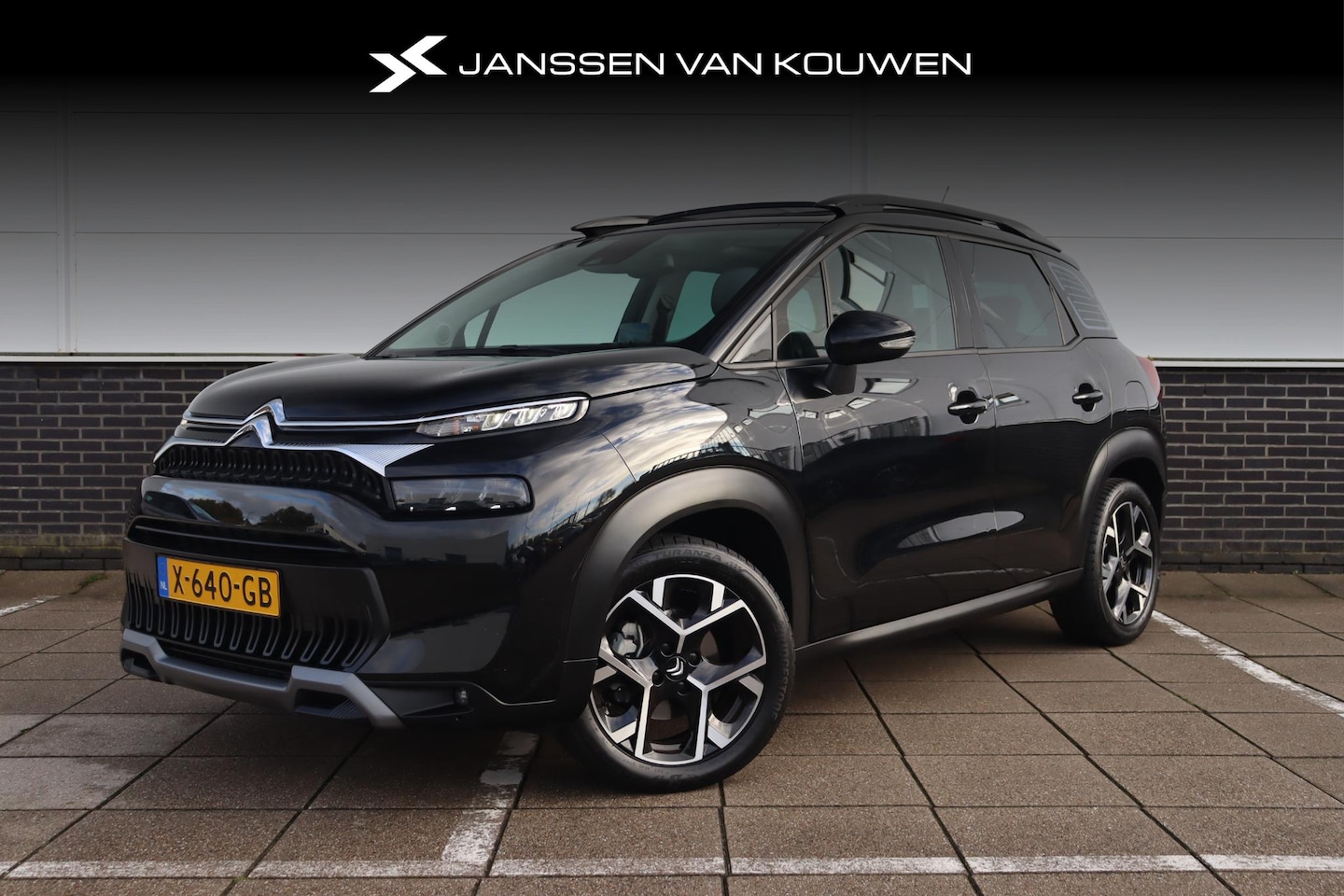 Citroën C3 Aircross - 1.2 PureTech Shine Pack * Pano * Leder * Keyless * Head Up * - AutoWereld.nl