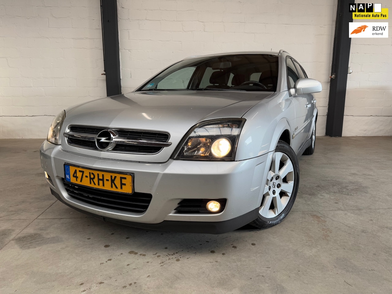Opel Vectra Wagon - 1.8-16V |Climatecontrol| |Trekhaak| |Cruisecontrol| - AutoWereld.nl