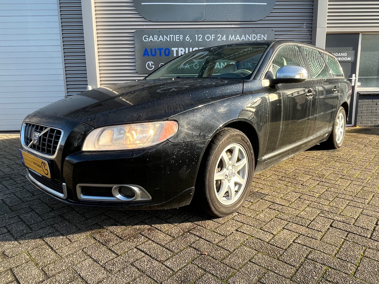 Volvo V70 - 2.4 185PK EXPORT B2B Automaat,Trekhaak,Navi,Clima,Cruise,ElektrRamen+Spiegels,Stoelverwarm - AutoWereld.nl