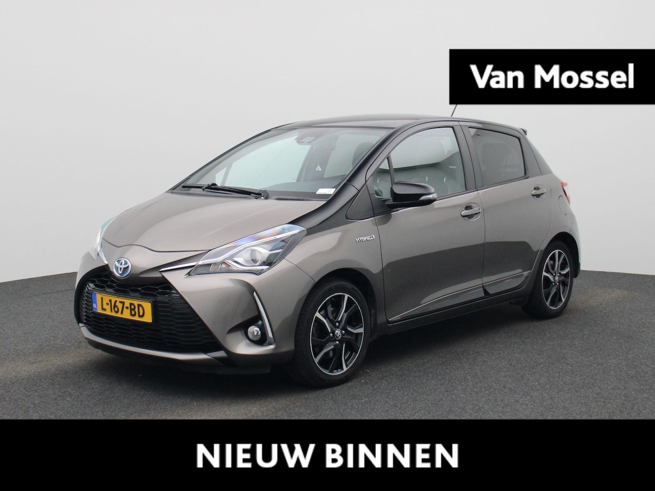 Toyota Yaris - 1.5 Hybrid Bi-Tone | Automaat | Camera | Navigatie | Climate Control | Trekhaak | - AutoWereld.nl