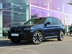BMW iX3 - Executive / Trekhaak / Sportstoelen / Adaptieve LED / Adaptief onderstel / Stoelverwarming