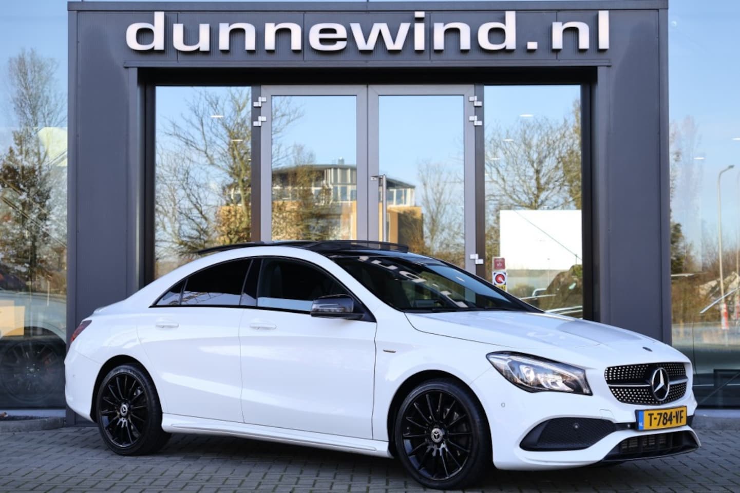 Mercedes-Benz CLA-Klasse - 180 *AMG*EDITION*PANO*HenK*LED*NIGHT*CAMERA - AutoWereld.nl