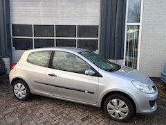 Renault Clio - 1.2-16V EXPRESSION