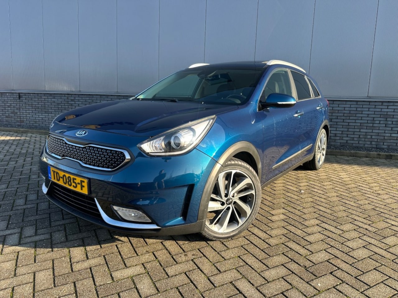 Kia Niro - 1.6 GDi Hybrid Design Edition+Open dak Ned auto - AutoWereld.nl