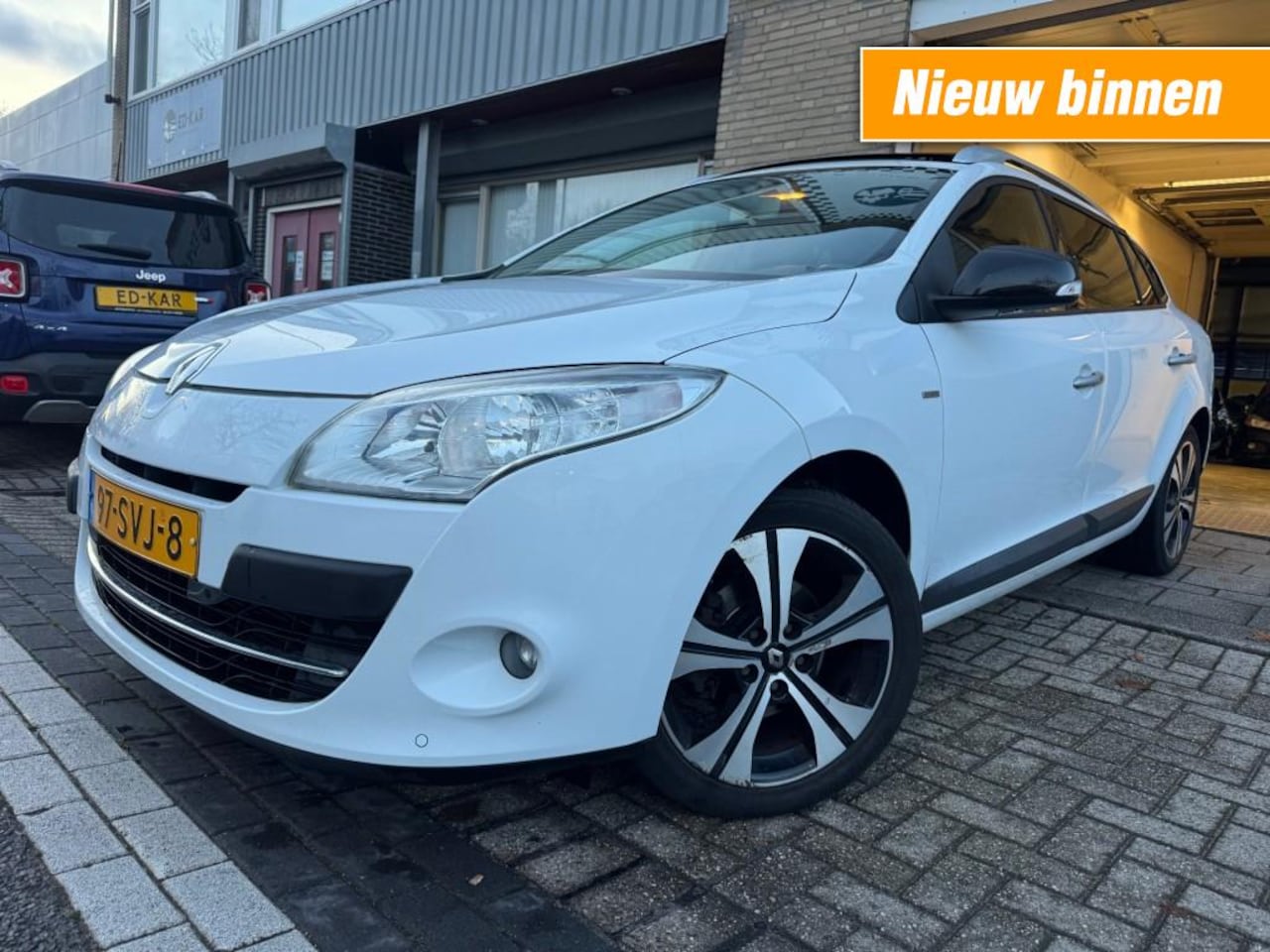 Renault Mégane - 1.4 TCe Bose PANO KEYLESS PDC TREKHAAK NAP APK - AutoWereld.nl