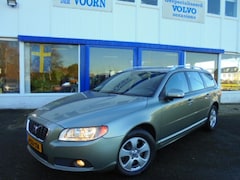 Volvo V70 - 2.5T MOMENTUM, AUT, TREKH, COMPLEET ONDERHOUD, DYN AUDIO, NIEUWSTAAT