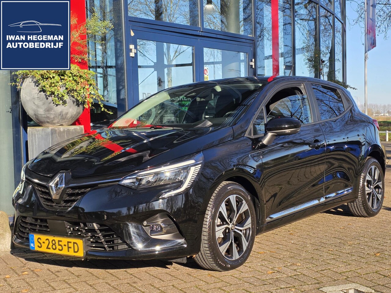 Renault Clio - 1.0 TCe 90 Evolution | Navigatie | Parkeersensoren + Camera | Cruise Control | Licht metal - AutoWereld.nl