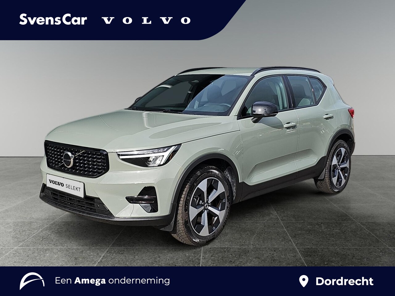 Volvo XC40 - 2.0 B4 Plus Dark | Trekhaak | Verwarmbare voorruit | Keyless Entry | Stoelverwarming | - AutoWereld.nl