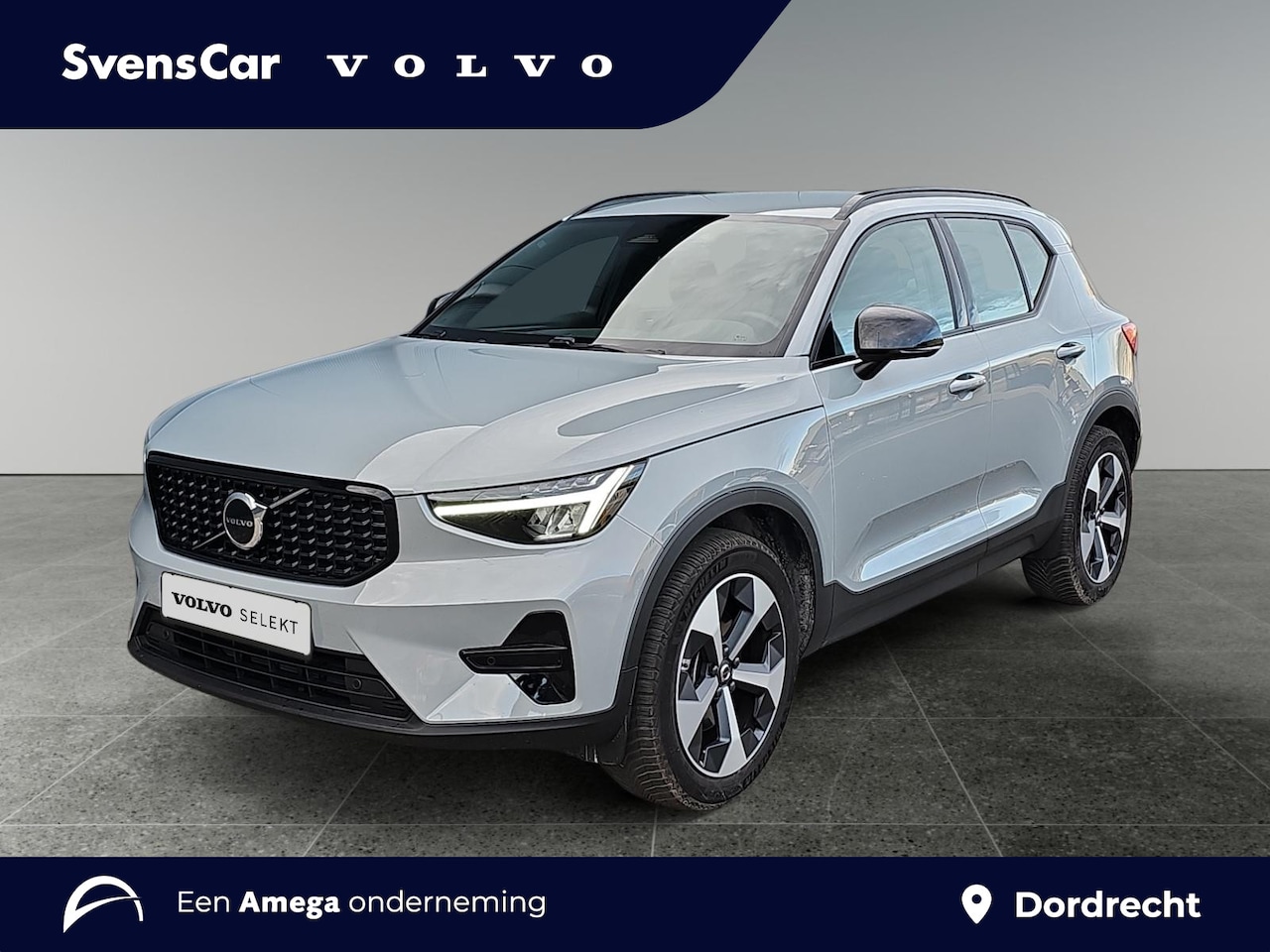 Volvo XC40 - 2.0 B4 Plus Dark | Trekhaak | Keyless Entry | Stoelverwarming | Adaptive Cruise Control | - AutoWereld.nl