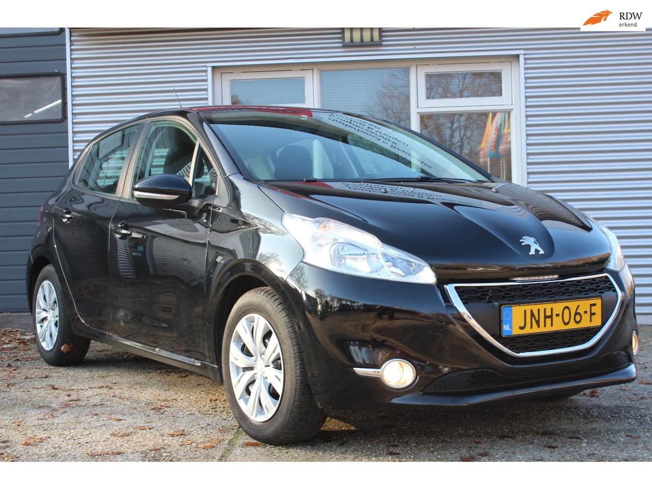 Peugeot 208 - 1.2 PureTech Blue Lease 37000 km!, carpas, boekjes, nette zuinige auto, airco, cruise-cont - AutoWereld.nl