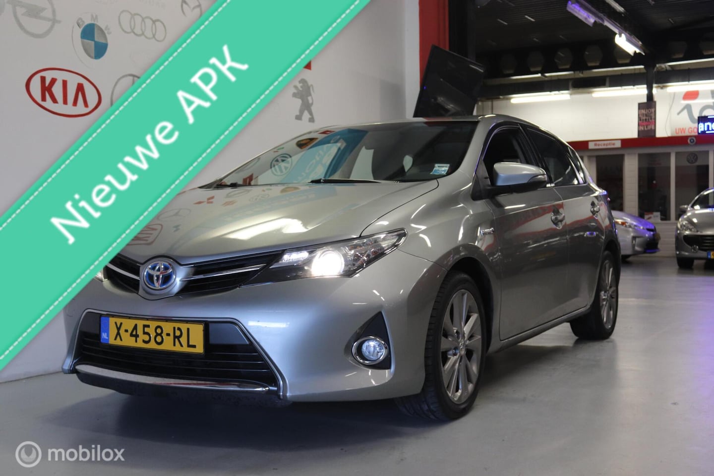 Toyota Auris - 1.8 Hybrid Executive/Automaat - AutoWereld.nl