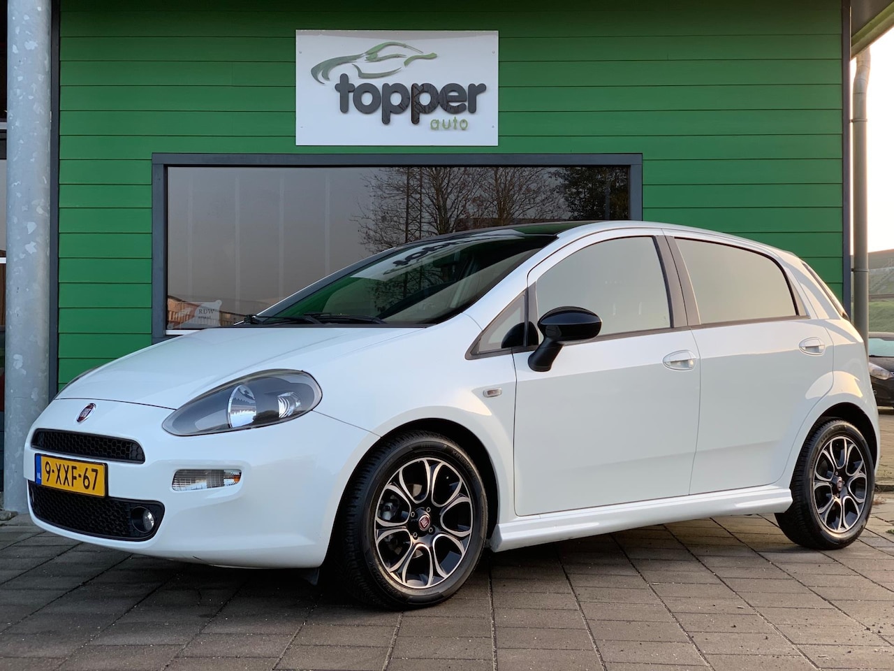 Fiat Punto Evo - 0.9 TwinAir Racing | Navigatie | Elektrische Ramen | Airco | - AutoWereld.nl