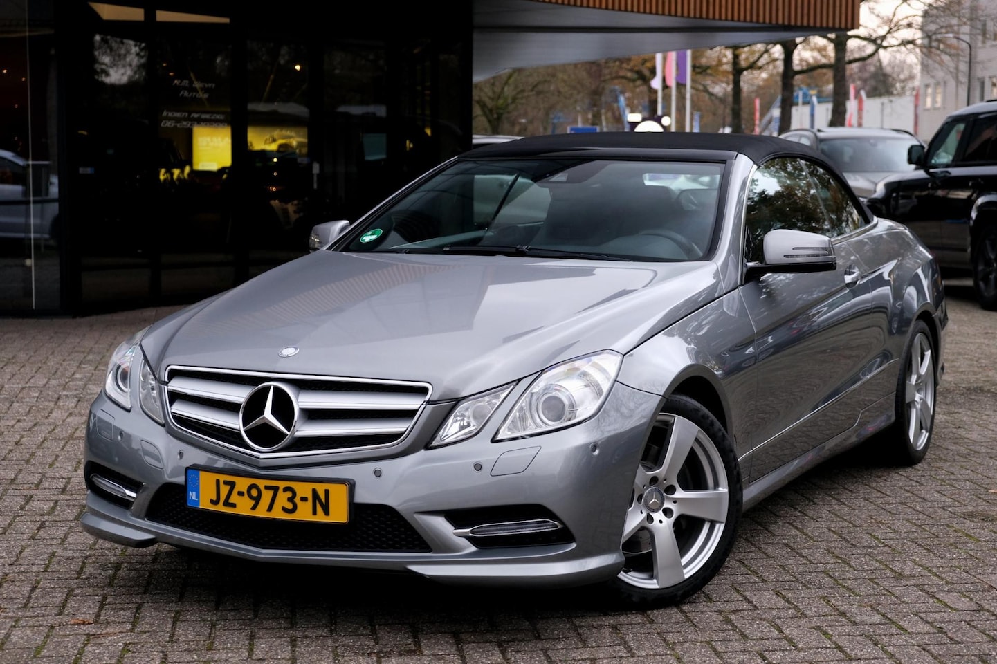Mercedes-Benz E-klasse Cabrio - 200 CGI Elegance/Trekhaak/Stoelverwarming/Xenon/Perfect Onderhouden/Clima/Cruise - AutoWereld.nl