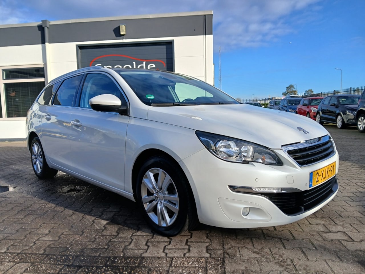 Peugeot 308 SW - 2.0 BlueHDI Panoramadak/Dealer onderhouden/Apk 08-'26 - AutoWereld.nl