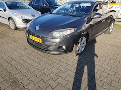 Renault Mégane Estate - Mégane Estate 2.0 Dynamique-AUTOMAAT