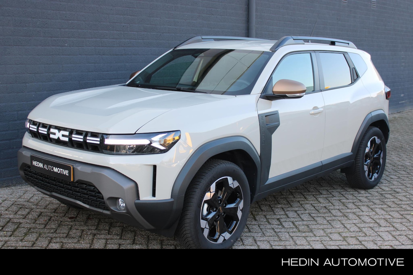 Dacia Duster - TCe 130 mild hybrid 4x4 Extreme |Trekhaak 1500 kg|All weather banden| 7 garantie | 18''Lm - AutoWereld.nl