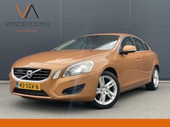 Volvo S60 - 1.6 T4 Momentum | Cruise Adaptive | Leder | Xenon