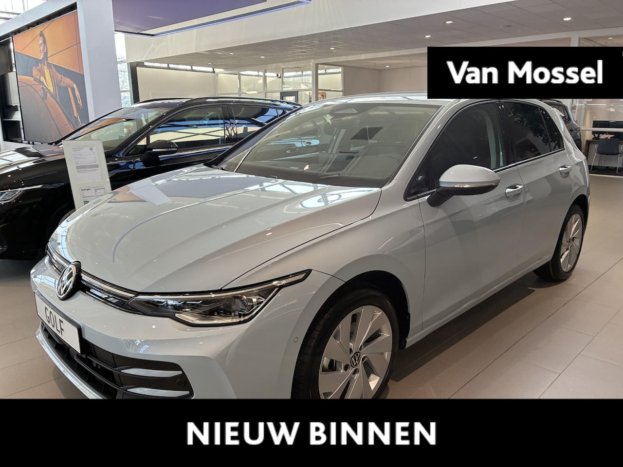 Volkswagen Golf - 1.5 eTSI Life Edition | VOORRAAD DIRECT LEVERBAAR  | Automaat | 17 inch velgen | Parkeerse - AutoWereld.nl