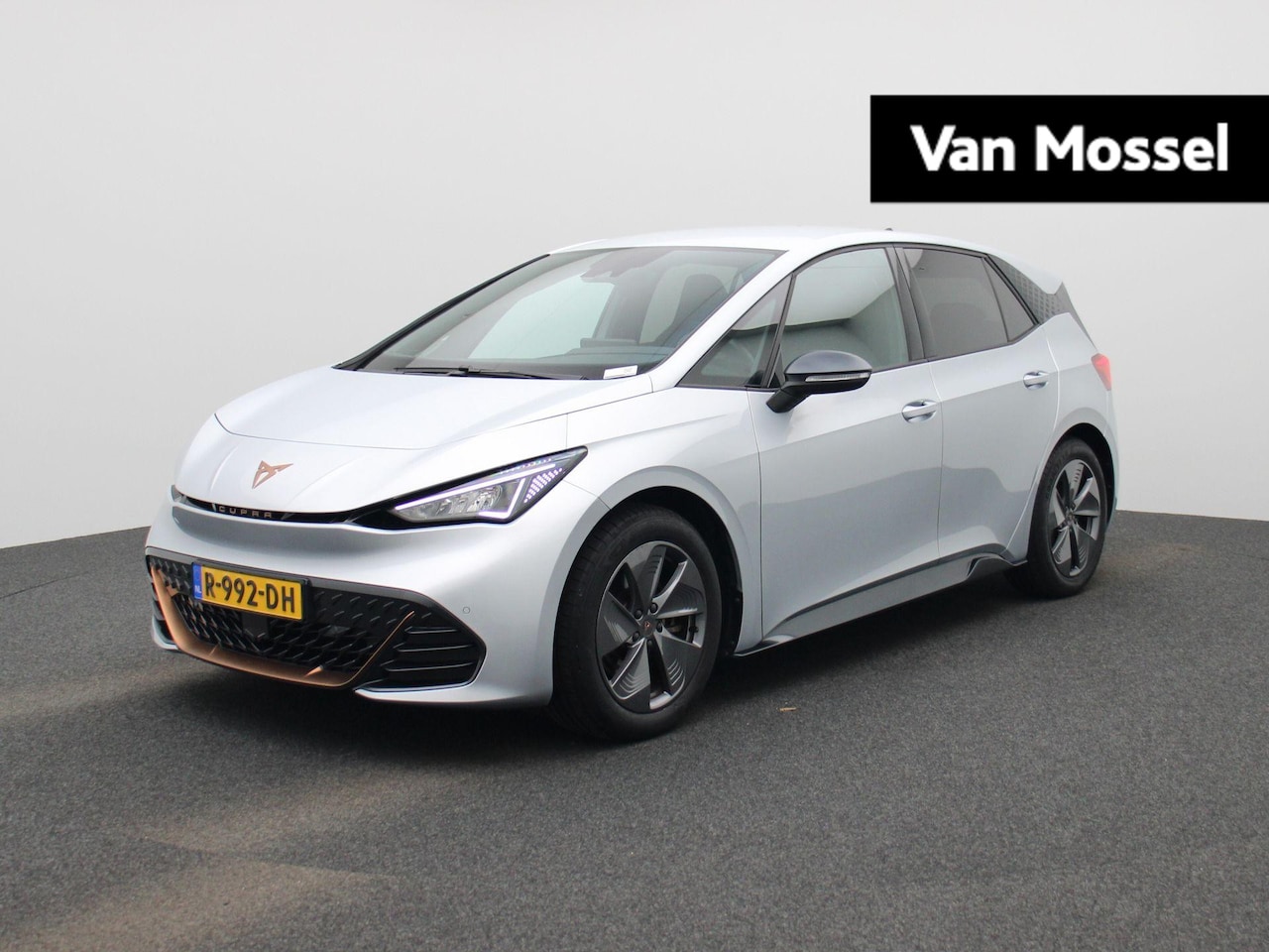 CUPRA Born - Business 62 kWh | CAMERA | ADAPTIVE CRUISE | STUUR- STOELVERWARMING | APPLE CARPLAY & ANDR - AutoWereld.nl