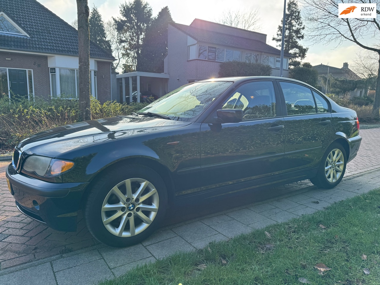 BMW 3-serie - 316i 316i, Automaat, met airco, APK 18-11-2026. - AutoWereld.nl