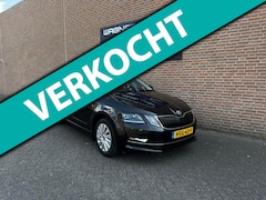Skoda Octavia Combi - 1.5 TSI Greentech Style Navi Cruisecontrol Rijhulp systemen Stoelverwarming Airco Trekhaak