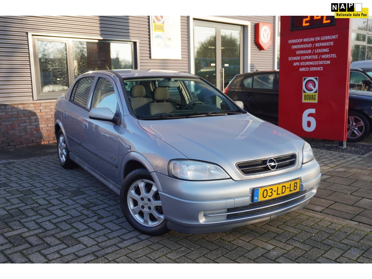 Opel Astra - 1.6 Njoy / Automaat / Climate control / DAB / Trekhaak / NAP - AutoWereld.nl