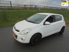 Hyundai i20 - i20 1.2 benzine 5 deurs airco trekhaak