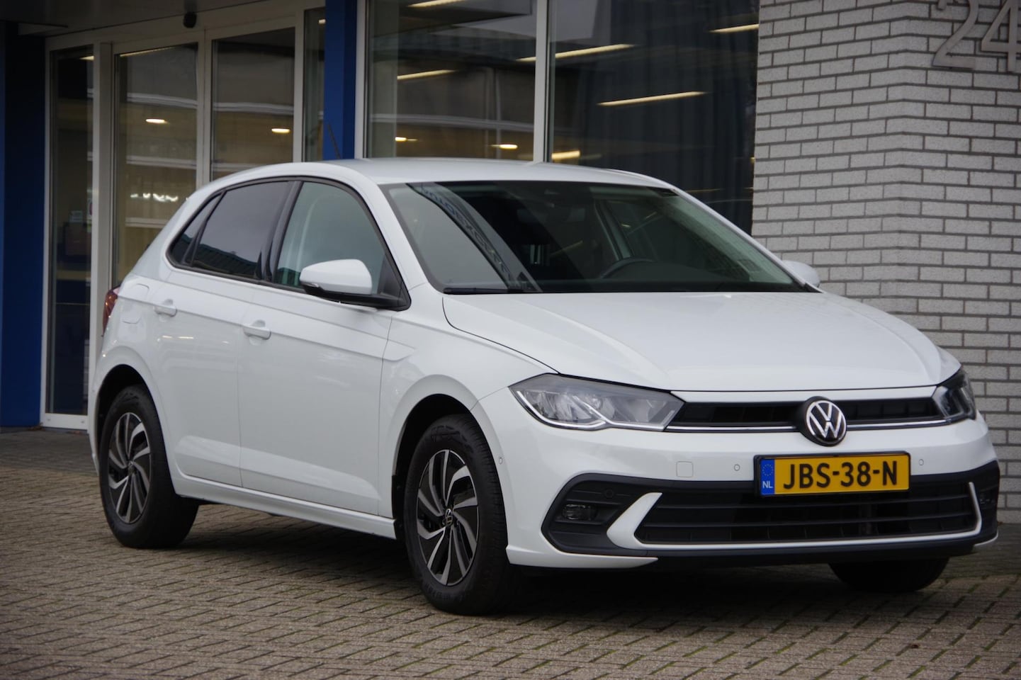Volkswagen Polo - 1.0 TSI Style Carplay Lane-assist Stoelverwarming - AutoWereld.nl