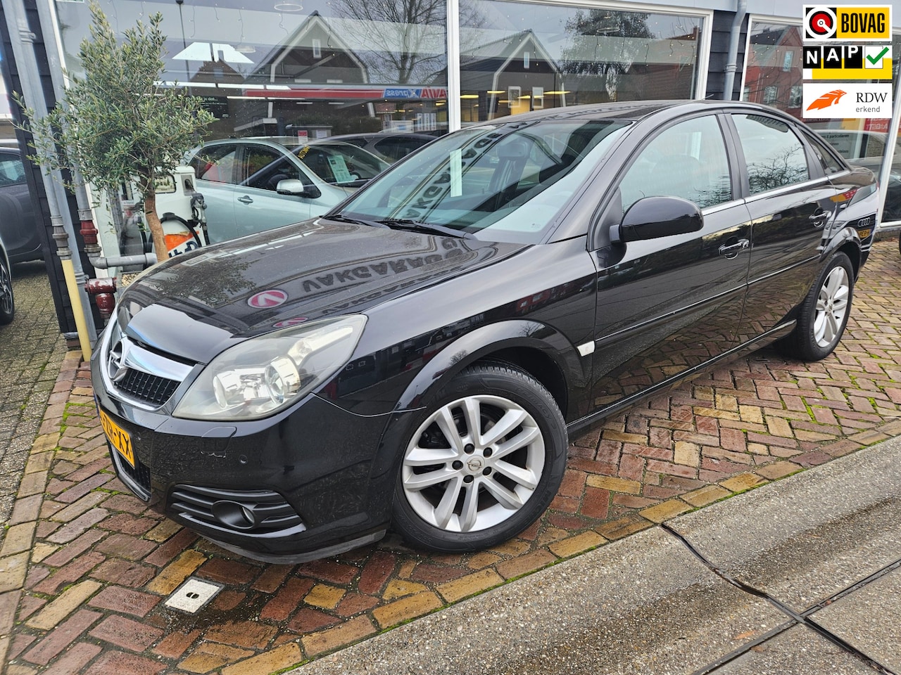Opel Vectra GTS - 1.8-16V Executive 1.8-16V Executive,trekhaak,xenon,luxe,veel ruimte! - AutoWereld.nl