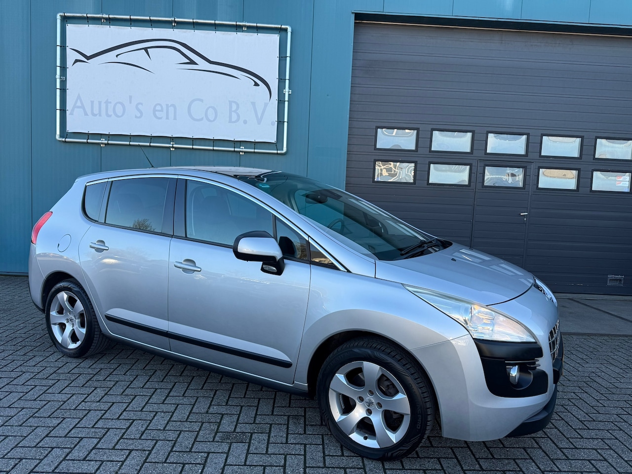 Peugeot 3008 - 1.6 Clima Navi Cruise Pano Trekhaak NL auto Nap - AutoWereld.nl