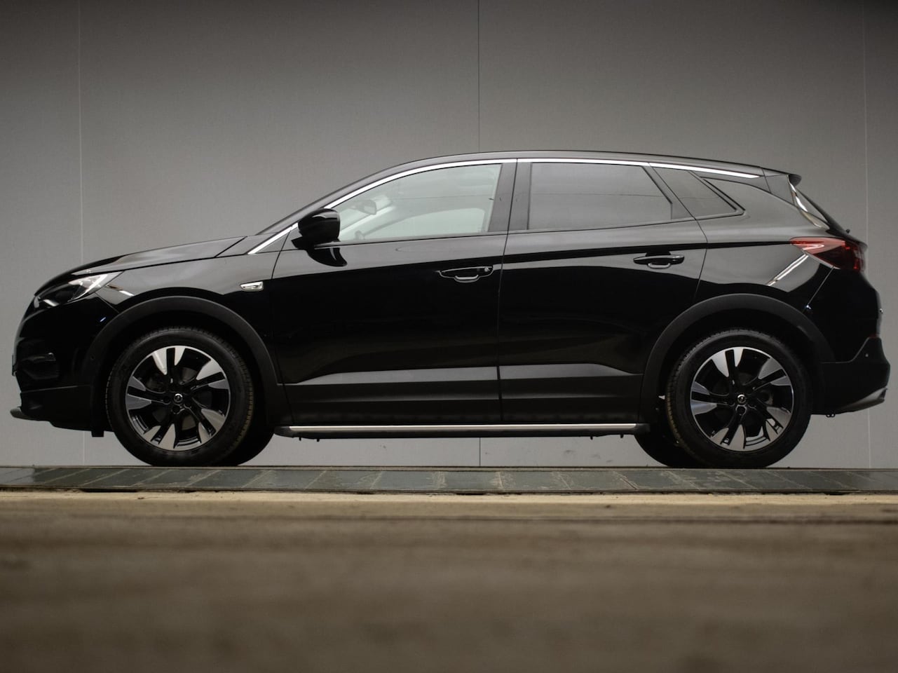 Opel Grandland X - 1.2 Turbo Business Executive Sport (PANORAMADAK,APPLE CARPLAY,NAVI,STOEL/STUURVERWARMING,C - AutoWereld.nl