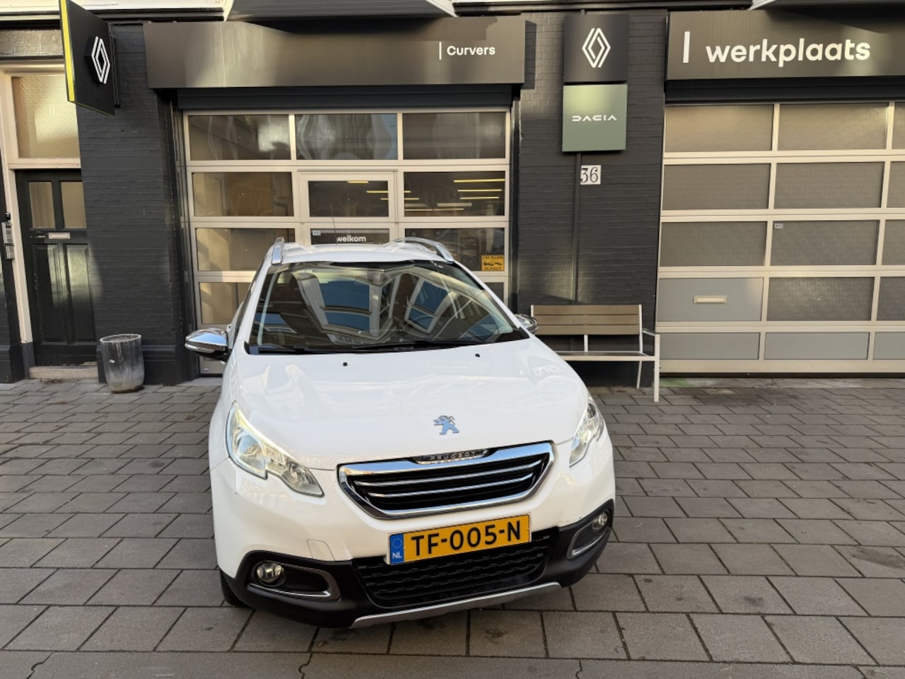 Peugeot 2008 - 1.2 PureT. Crossway - AutoWereld.nl
