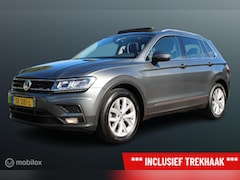 Volkswagen Tiguan - 1.4 TSI Comfortline Business, Trekhaak, Panodak, Navi, App connect, Pdc voor + achter, Cru