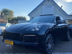Porsche Cayenne - 3.0E GTS-SEATS/SPORT-DESIGN/PANO/MATRIX/22INCH