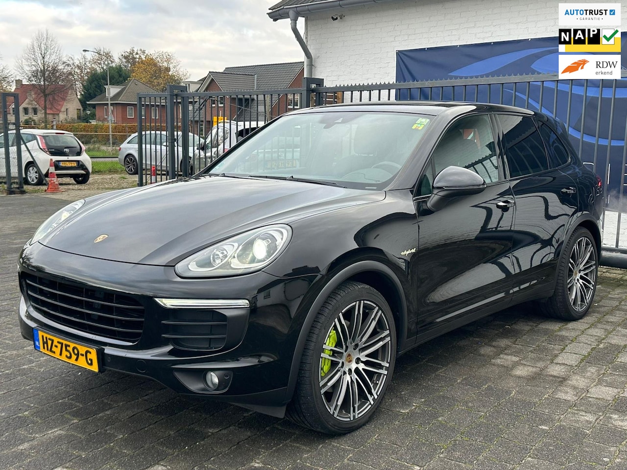 Porsche Cayenne - 3.0 S E-Hybrid / PANO / BOSE / DEALER ONDERHOUDEN / TOT 1 MAART GARANTIE BIJ PORSCHE - AutoWereld.nl